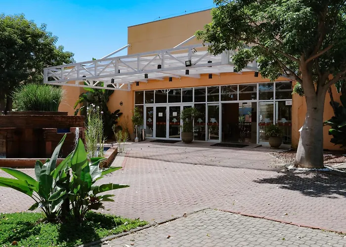 Carlton Plaza BaobáHotel Em